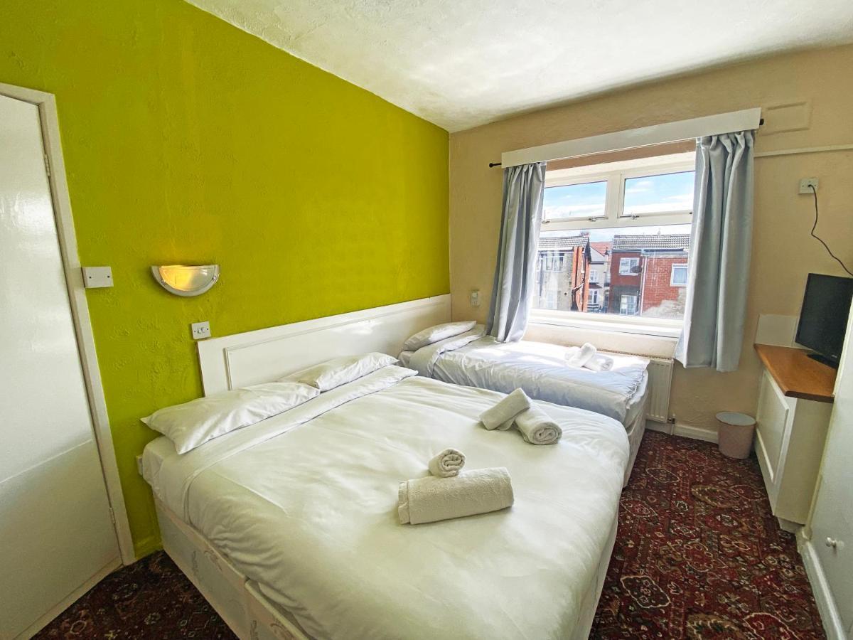 The J & S Hotel بلاكبول المظهر الخارجي الصورة