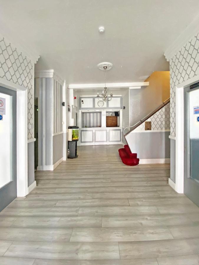 The J & S Hotel بلاكبول المظهر الخارجي الصورة