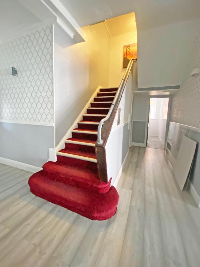 The J & S Hotel بلاكبول المظهر الخارجي الصورة